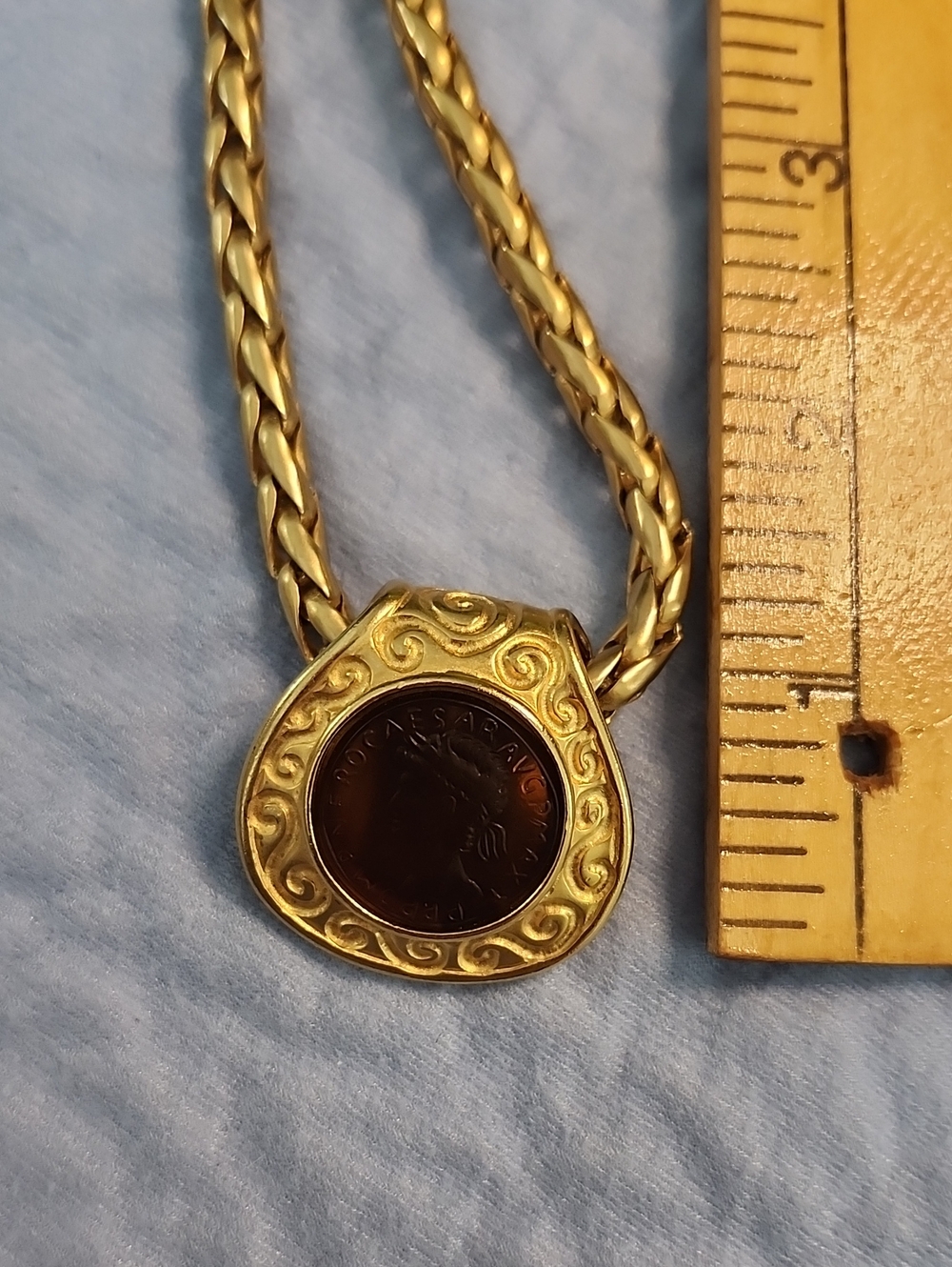 Vintage Amber Glass Roman Coin Pendant On Heavy Braided Gold Tone Chain - Picture 7 of 7